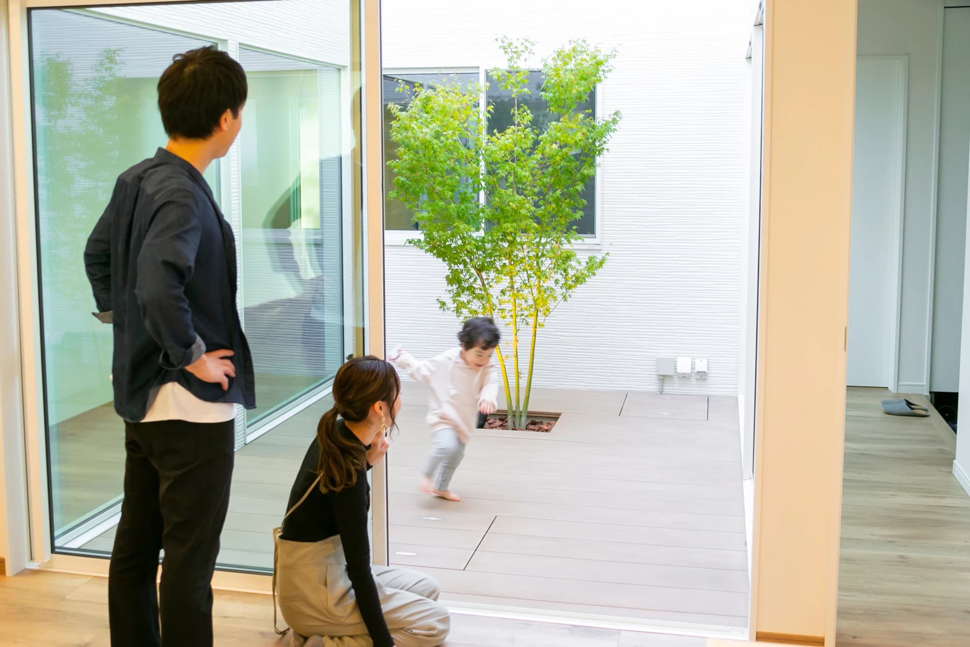 光あふれるアウトドアリビングが中心 家族で愉しむ心地よい平屋 写真4